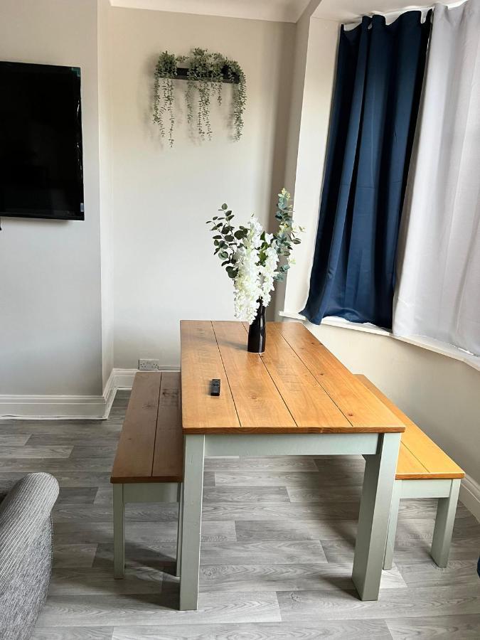 Kim Family Holiday Get-Away 4 Bedrooms 2 Baths Blackpool Exterior foto